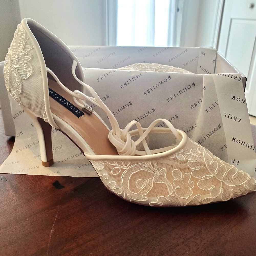 ERIJUNOR Lace Bridal Wedding Heels